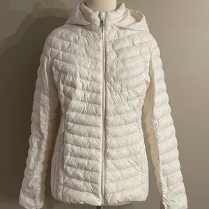 32 Degrees Women’s Lightweight Puffer Packable Jacket
